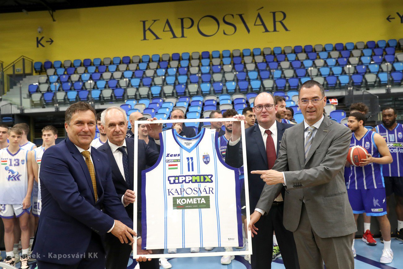 KOMETA